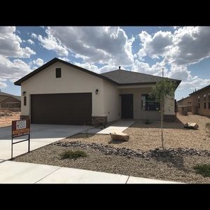 Meet your Posher, Celina